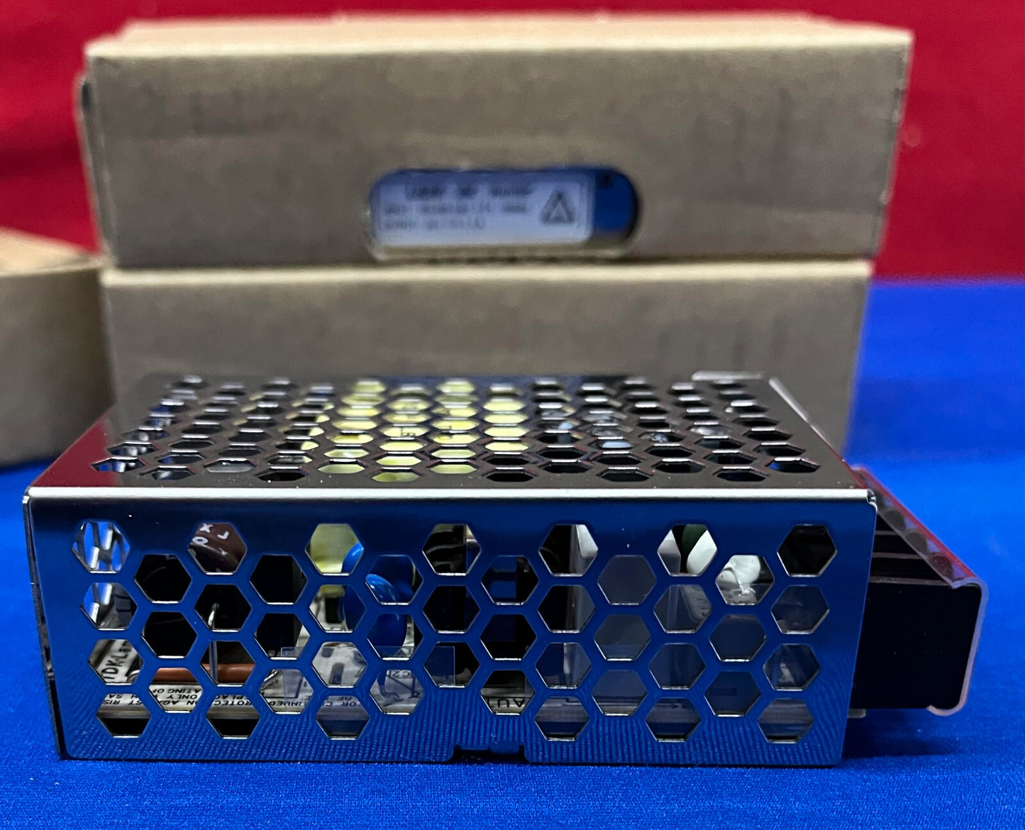 1 LOT QTY 3 - TDK-LAMBDA LS25-24 INGESLOTEN VOEDING