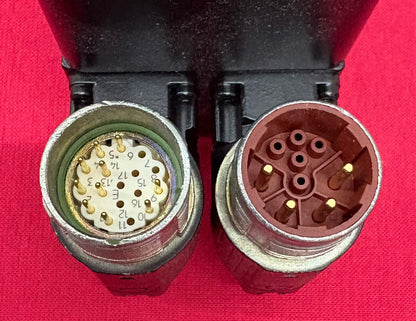 Allen Bradley AB INVERTED DUTY AC SERVO MOTOR  MPL-A1530F-V-X205 SER C FOR PARTS