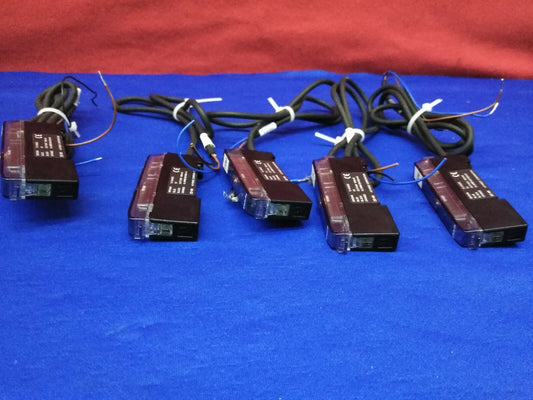 1 LOT QTY OF 5 - KEYENCE ES-M1  PROXIMITY SWITCH AMPLIFIER
