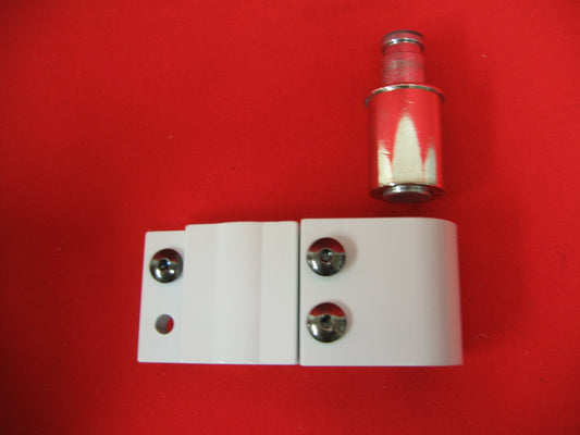 MODELO 25-42 ABRAZADERA DE POSTE AJUSTABLE DE 1,5" A 1 1/4" CON PASADOR PIVOTE DE 3/4" DE MONTAJE SIMPLE