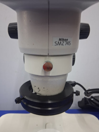 NIKON STEREO SMZ745 MICROSCOPE 6.7-50X  STAND & LED LIGHT C-W10XB/22 EYEPIECES