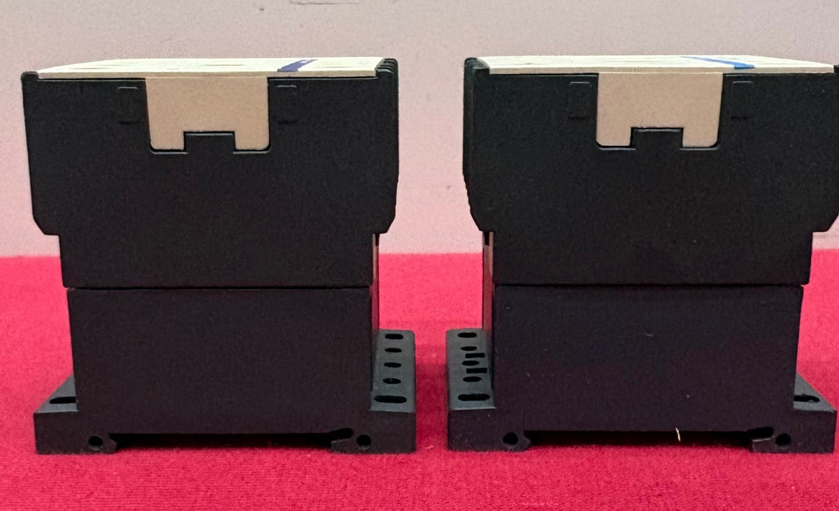 Lot of 2 SCHNEIDER LP1K0910BD TeSys K 3-POLE CONTACTOR 24VDC USED